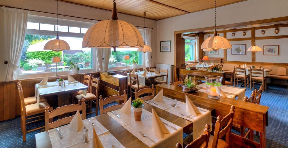 Landgasthof "Zum Gruenen Walde" Nordholz Bagian luar foto